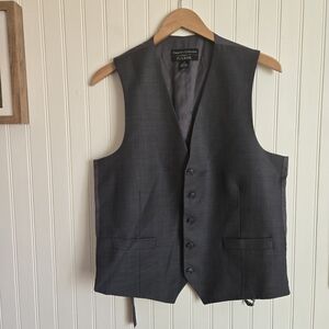Jos. A. Bank Traveler's Collection Tailored Fit Wool Charcoal Vest